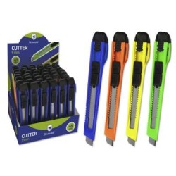 BISMARK CUTTER ESTRECHO / CUCHILLA FRACTURABLE DE 9 MM / SISTEMA BLOQUEO CUCHILLA INTERCAMBIABLE COLORES SURTIDOS